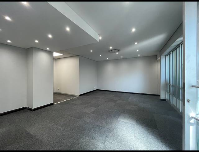 723M² OFFICE TO LET IN SANDTON CENTRAL